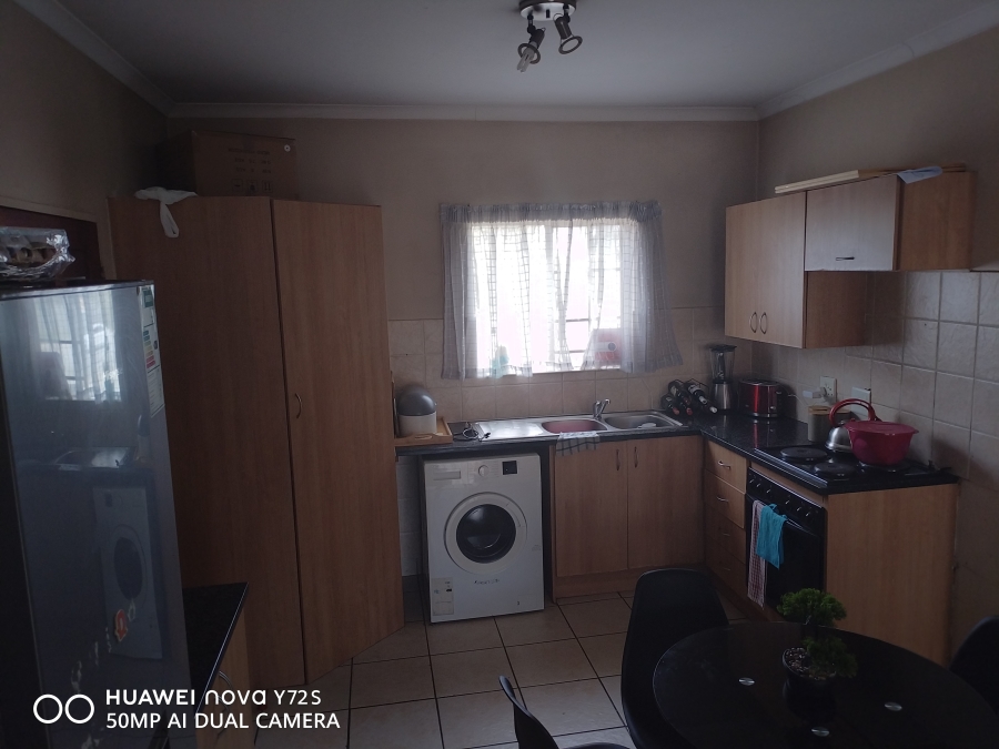 2 Bedroom Property for Sale in Kosmosdal Gauteng