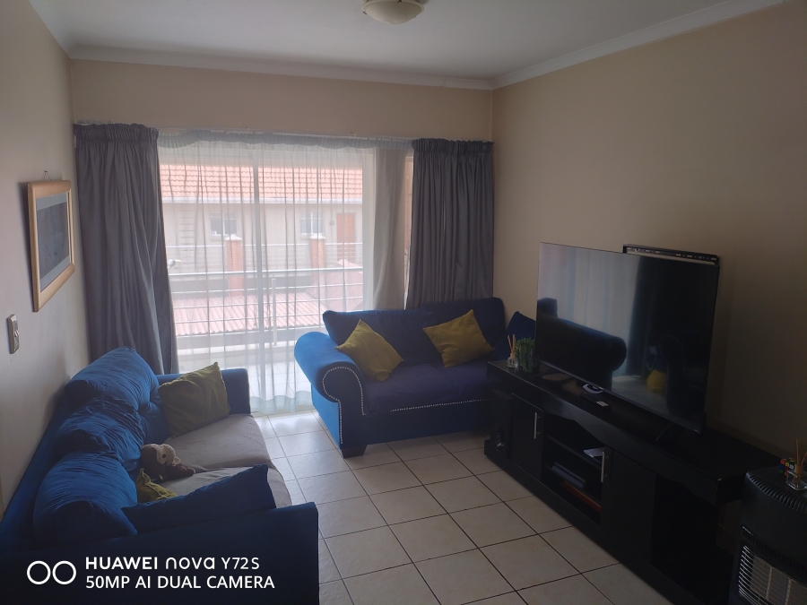 2 Bedroom Property for Sale in Kosmosdal Gauteng