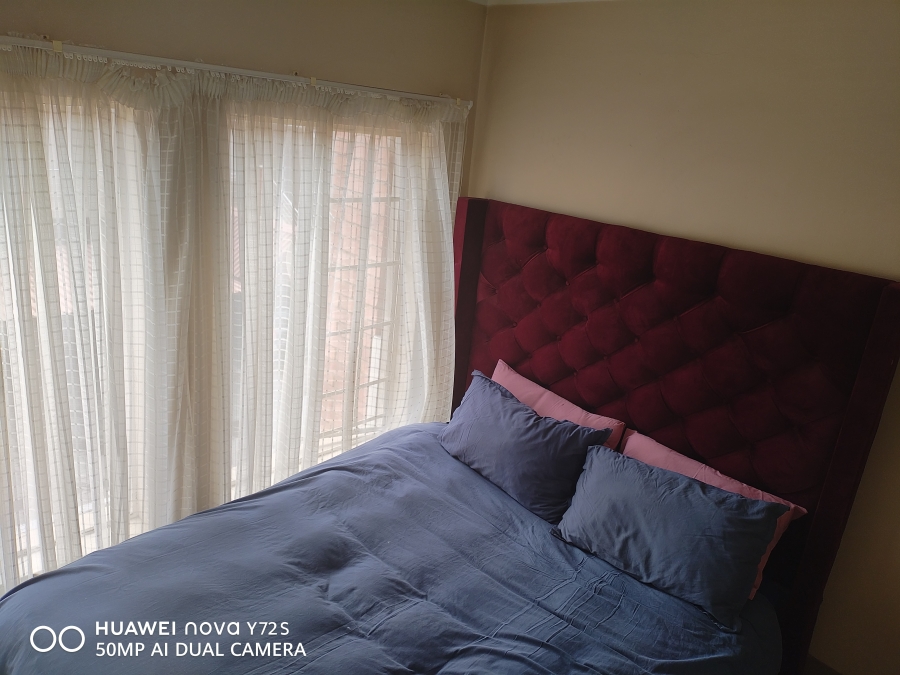 2 Bedroom Property for Sale in Kosmosdal Gauteng