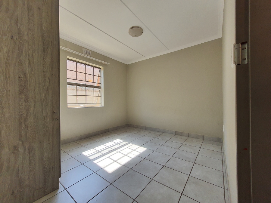 To Let 1 Bedroom Property for Rent in Heuweloord Gauteng