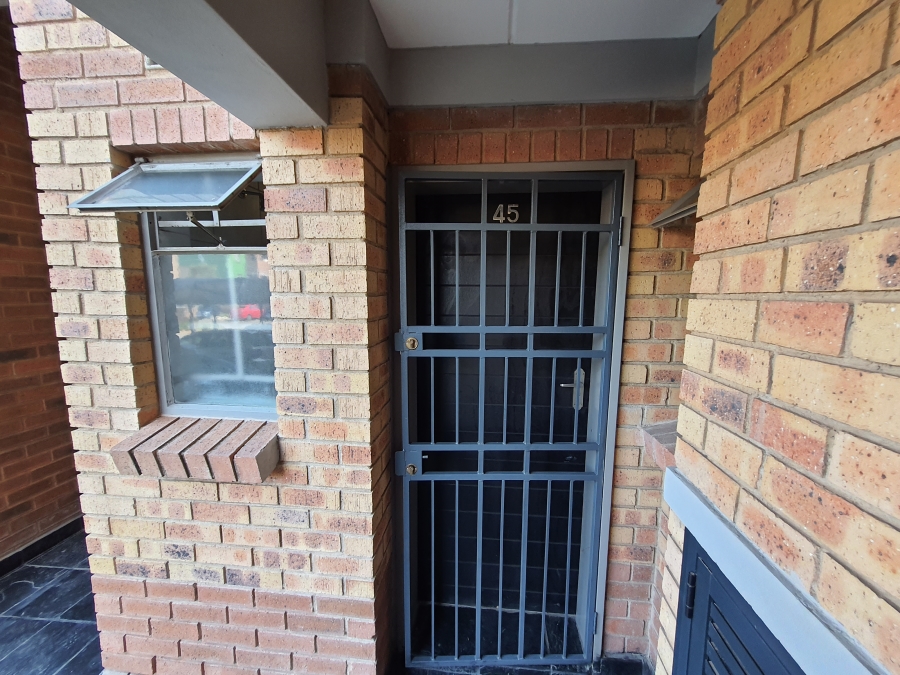 To Let 1 Bedroom Property for Rent in Heuweloord Gauteng
