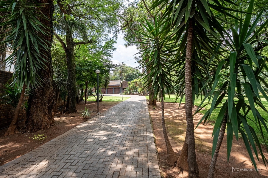 To Let 5 Bedroom Property for Rent in Raslouw A H Gauteng