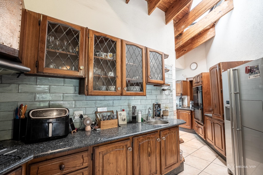 To Let 5 Bedroom Property for Rent in Raslouw A H Gauteng