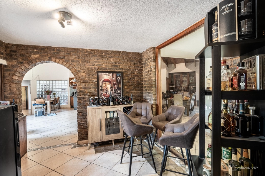 To Let 5 Bedroom Property for Rent in Raslouw A H Gauteng