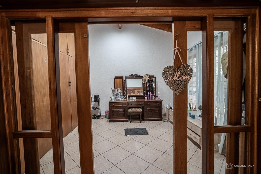 To Let 5 Bedroom Property for Rent in Raslouw A H Gauteng