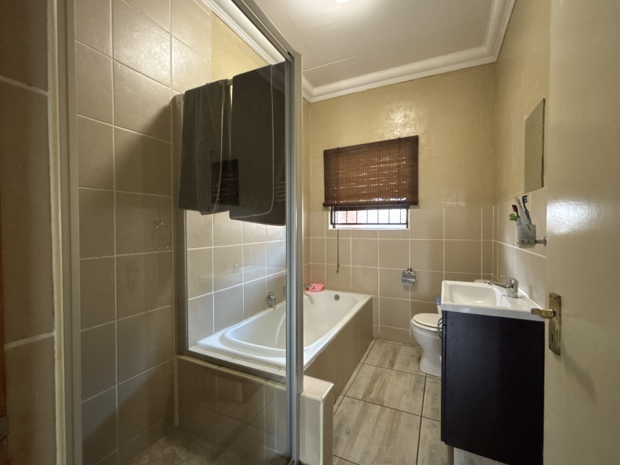 2 Bedroom Property for Sale in Ravenswood Gauteng