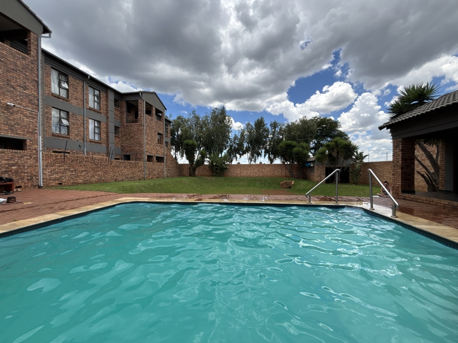 2 Bedroom Property for Sale in Ravenswood Gauteng