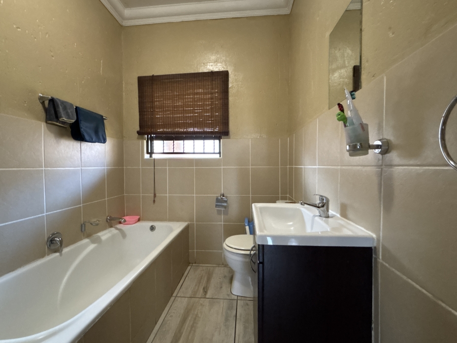 2 Bedroom Property for Sale in Ravenswood Gauteng