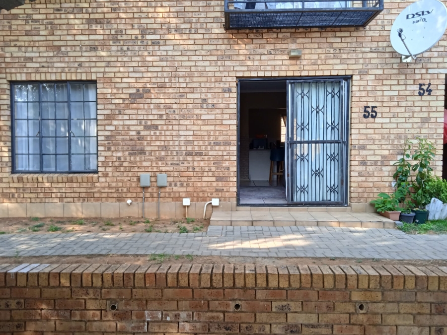 2 Bedroom Property for Sale in Weltevreden Park Gauteng