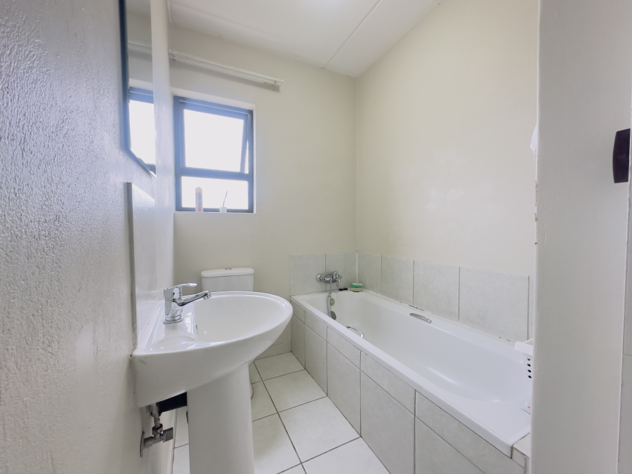 3 Bedroom Property for Sale in Kenleaf Gauteng