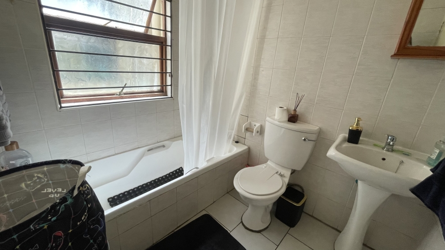 1 Bedroom Property for Sale in Lyndhurst Gauteng