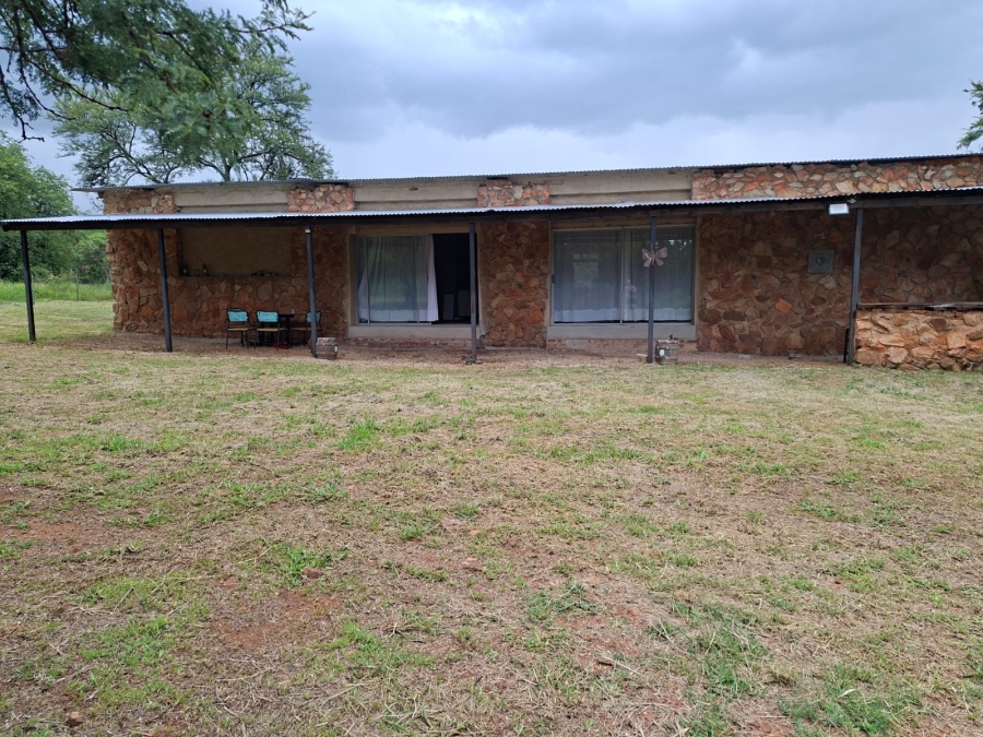 To Let 2 Bedroom Property for Rent in Leeuwfontein Gauteng