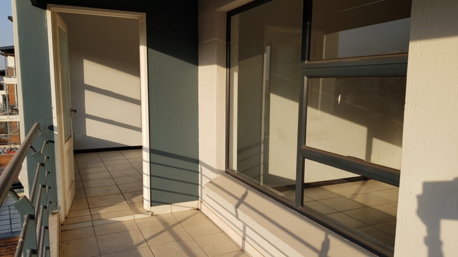 To Let 2 Bedroom Property for Rent in Greenstone Gate Gauteng
