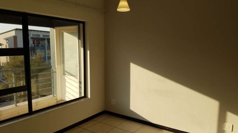 To Let 2 Bedroom Property for Rent in Greenstone Gate Gauteng