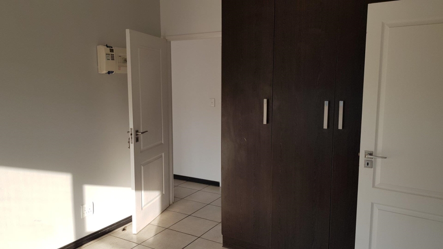 To Let 2 Bedroom Property for Rent in Greenstone Gate Gauteng
