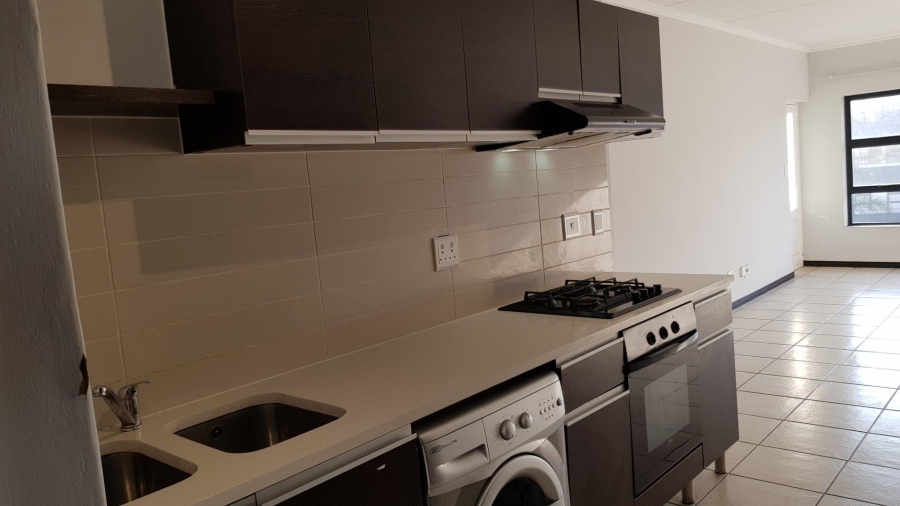 To Let 2 Bedroom Property for Rent in Greenstone Gate Gauteng