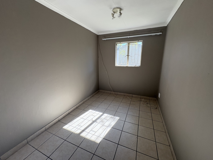 2 Bedroom Property for Sale in Greenstone Hill Gauteng