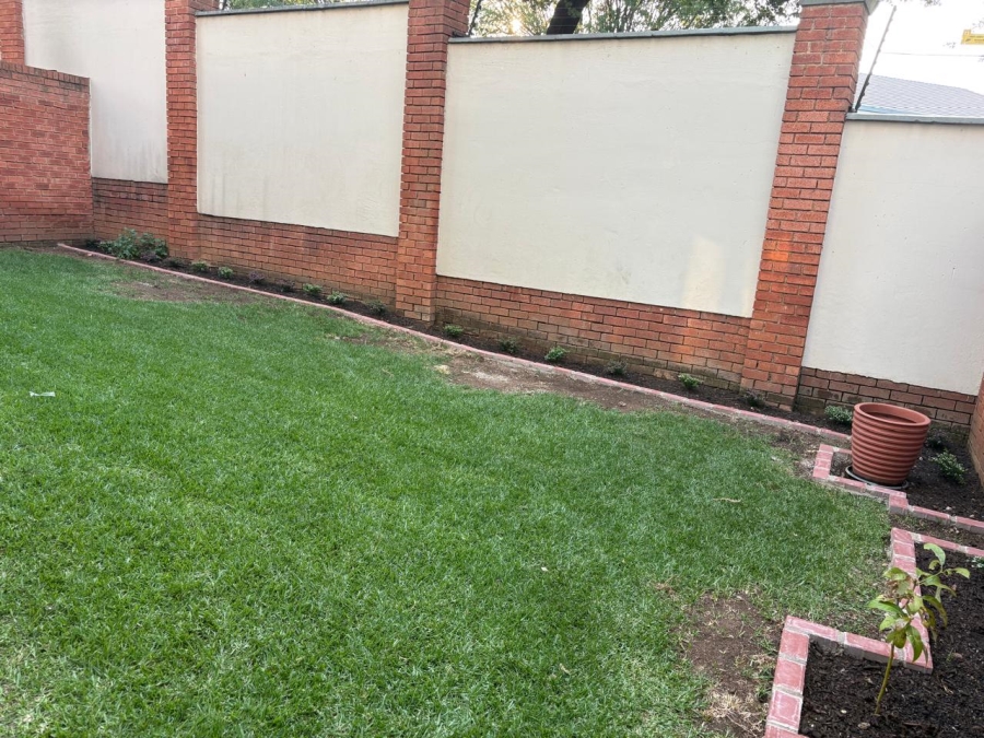 To Let 2 Bedroom Property for Rent in Greenstone Hill Gauteng