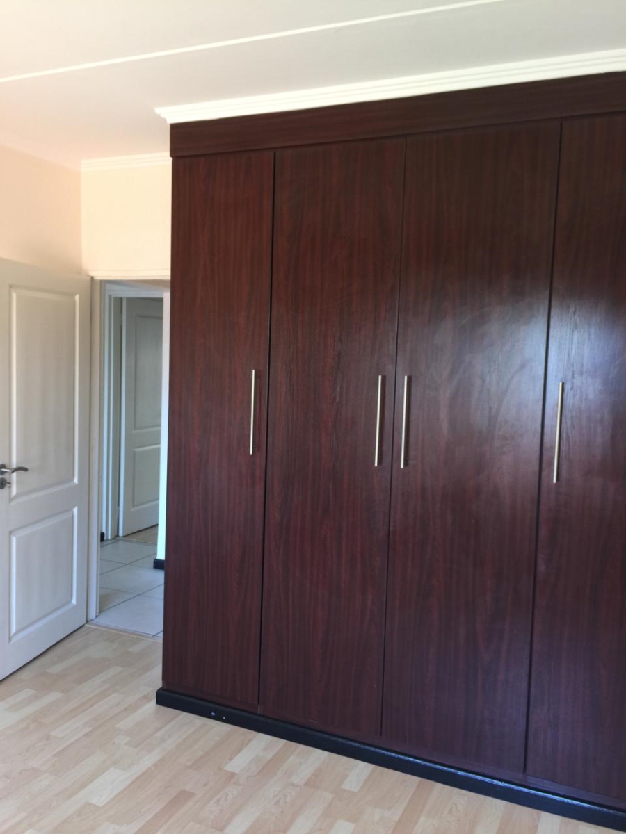 To Let 2 Bedroom Property for Rent in Greenstone Hill Gauteng