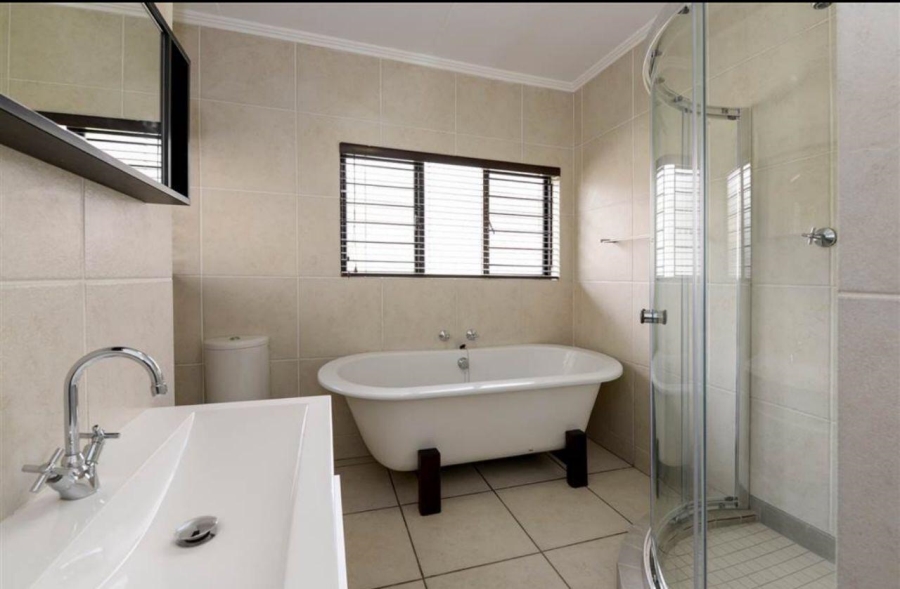 To Let 2 Bedroom Property for Rent in Greenstone Hill Gauteng