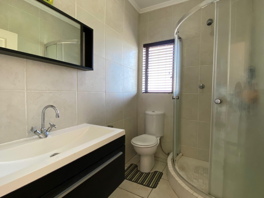 To Let 2 Bedroom Property for Rent in Greenstone Hill Gauteng