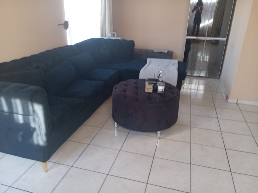 To Let 2 Bedroom Property for Rent in Allandale Gauteng