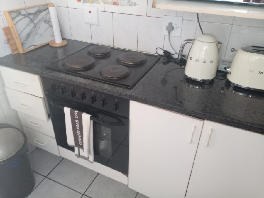 To Let 2 Bedroom Property for Rent in Allandale Gauteng
