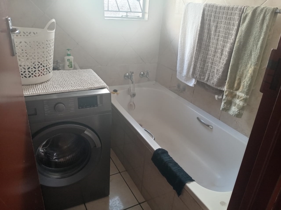 To Let 2 Bedroom Property for Rent in Allandale Gauteng
