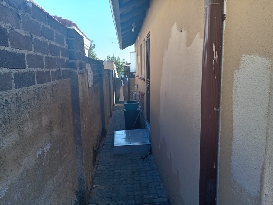 To Let 2 Bedroom Property for Rent in Allandale Gauteng