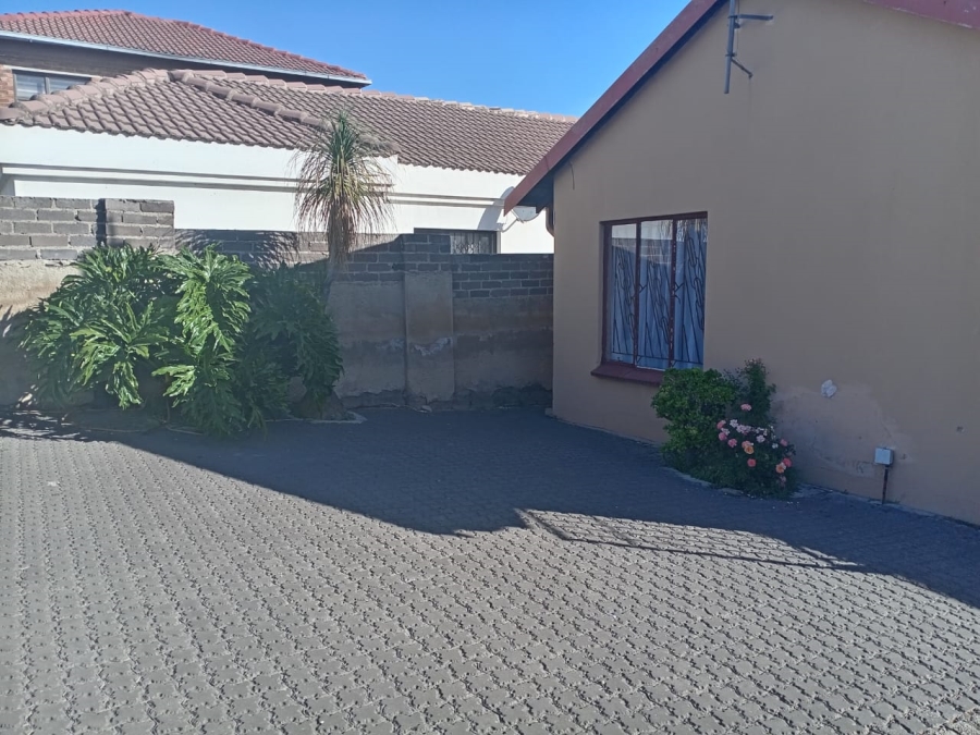 To Let 2 Bedroom Property for Rent in Allandale Gauteng