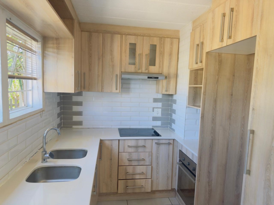 2 Bedroom Property for Sale in Magaliessig Gauteng