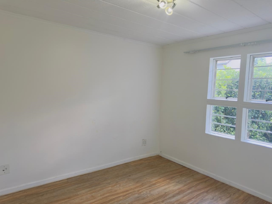 2 Bedroom Property for Sale in Magaliessig Gauteng