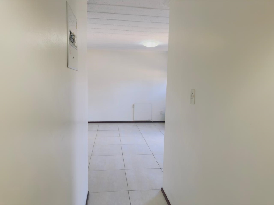 2 Bedroom Property for Sale in Magaliessig Gauteng