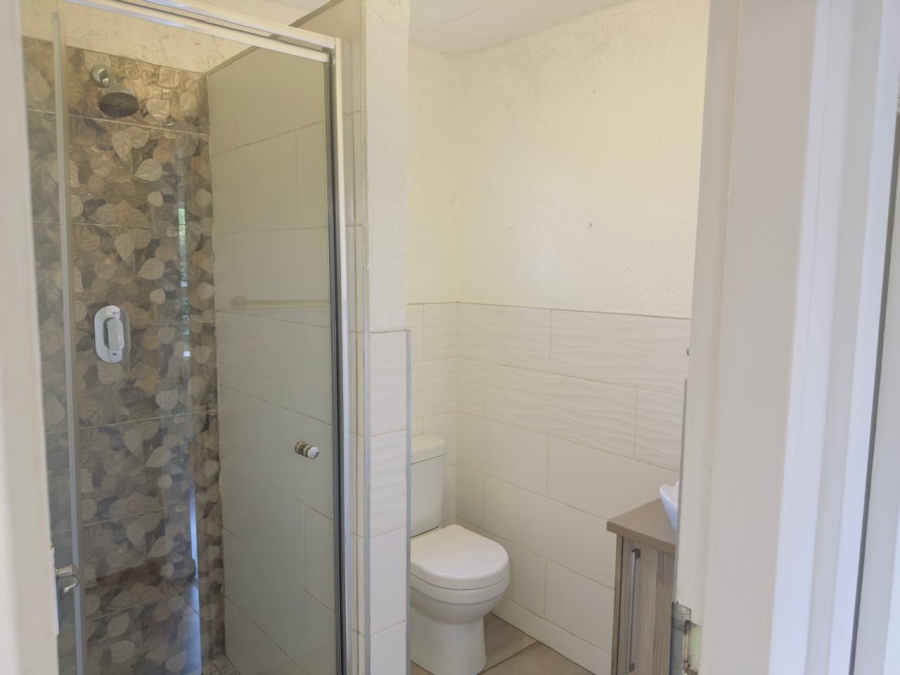 2 Bedroom Property for Sale in Magaliessig Gauteng