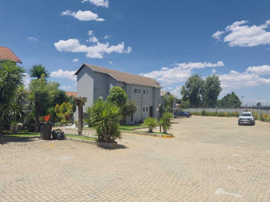 2 Bedroom Property for Sale in Magaliessig Gauteng
