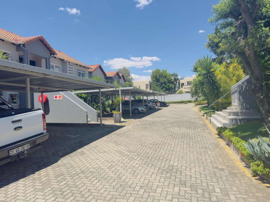 2 Bedroom Property for Sale in Magaliessig Gauteng