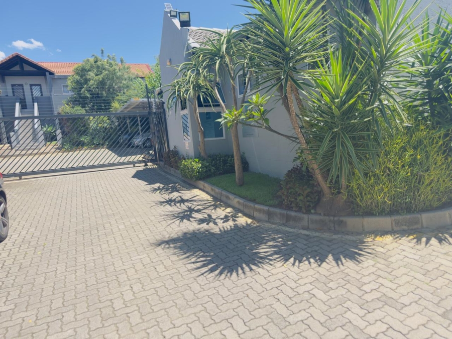2 Bedroom Property for Sale in Magaliessig Gauteng