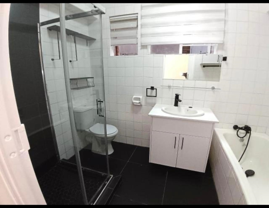 To Let 2 Bedroom Property for Rent in Illovo Gauteng