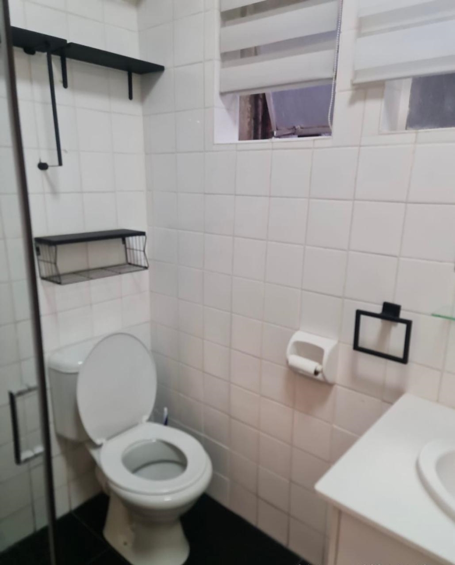 To Let 2 Bedroom Property for Rent in Illovo Gauteng