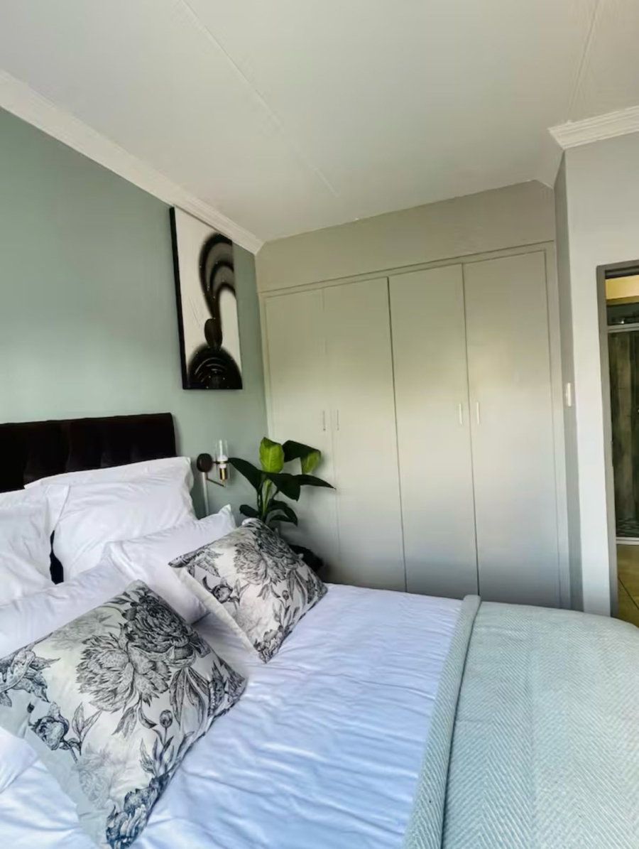 1 Bedroom Property for Sale in Blue Hills Gauteng