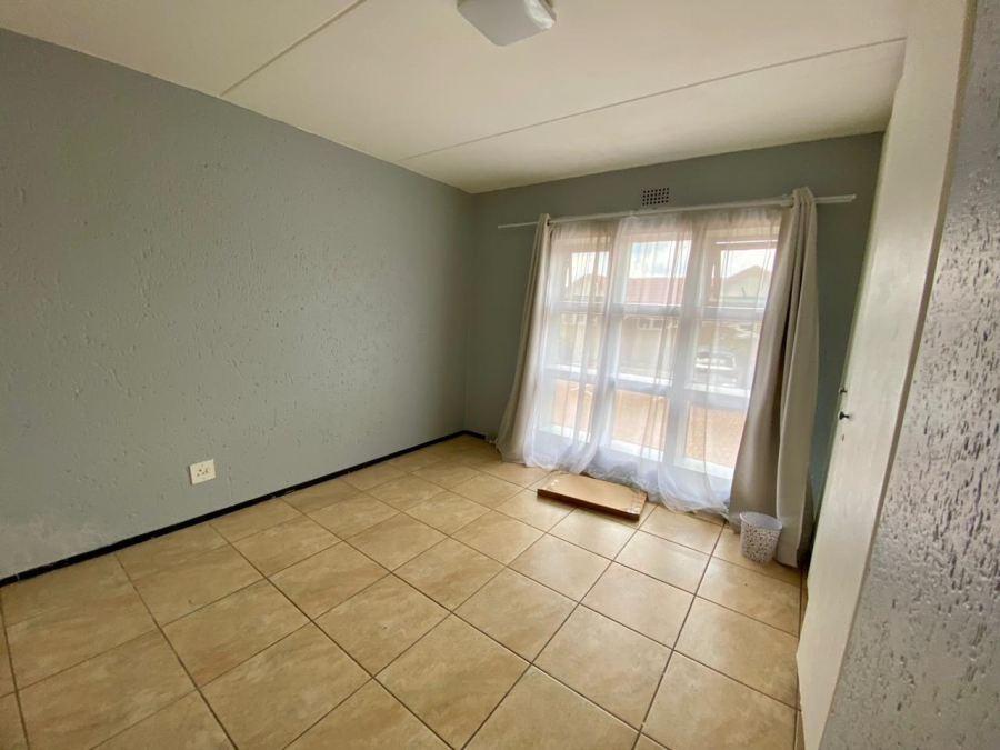 2 Bedroom Property for Sale in Winchester Hills Gauteng