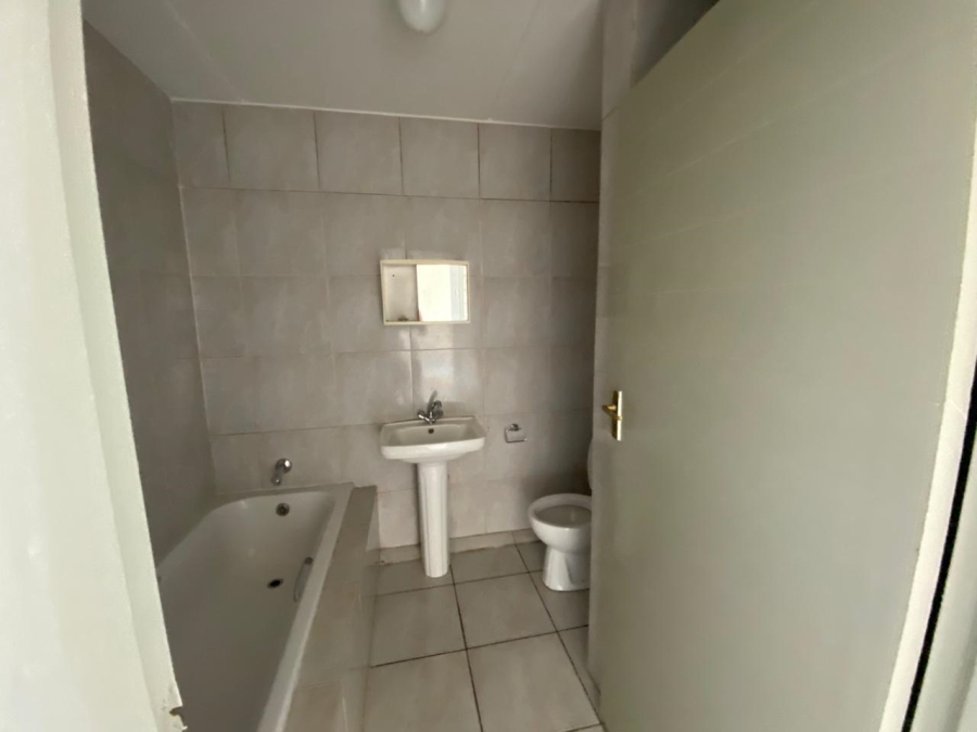 2 Bedroom Property for Sale in Winchester Hills Gauteng