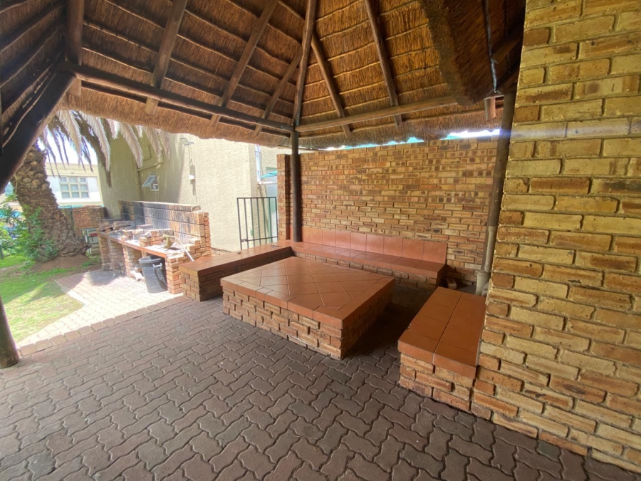2 Bedroom Property for Sale in Winchester Hills Gauteng