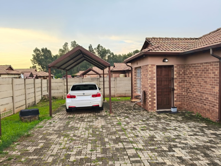 3 Bedroom Property for Sale in Clayville Gauteng