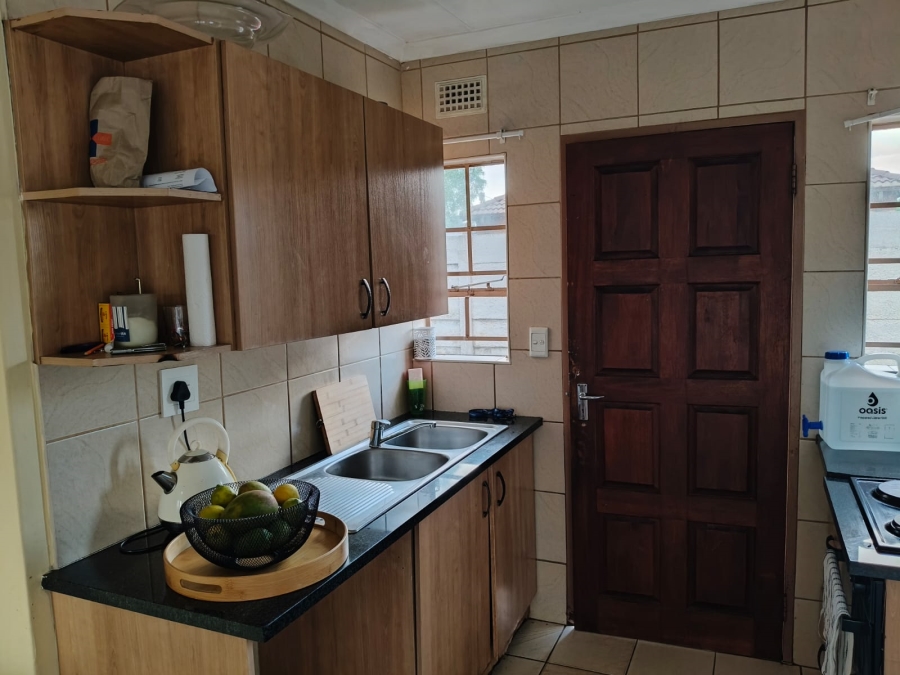 3 Bedroom Property for Sale in Clayville Gauteng