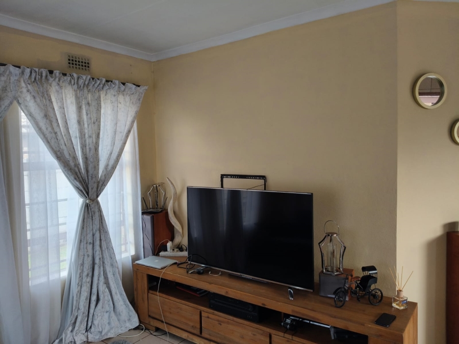 3 Bedroom Property for Sale in Clayville Gauteng