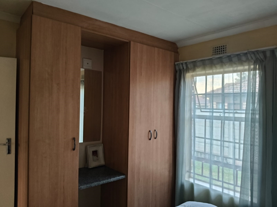 3 Bedroom Property for Sale in Clayville Gauteng