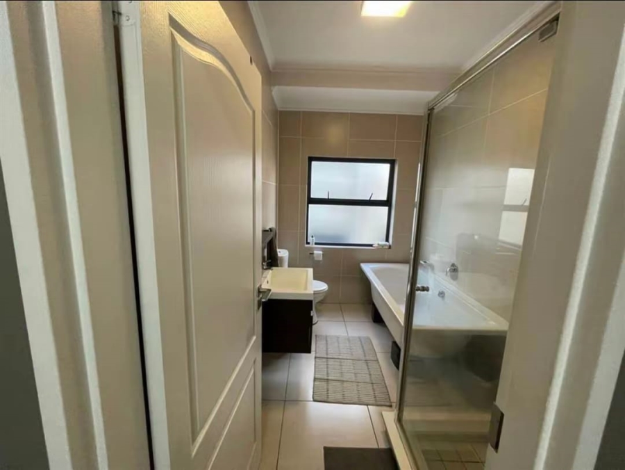 1 Bedroom Property for Sale in Fourways Gauteng