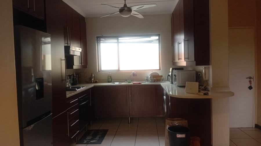 To Let 2 Bedroom Property for Rent in Sunninghill Gauteng