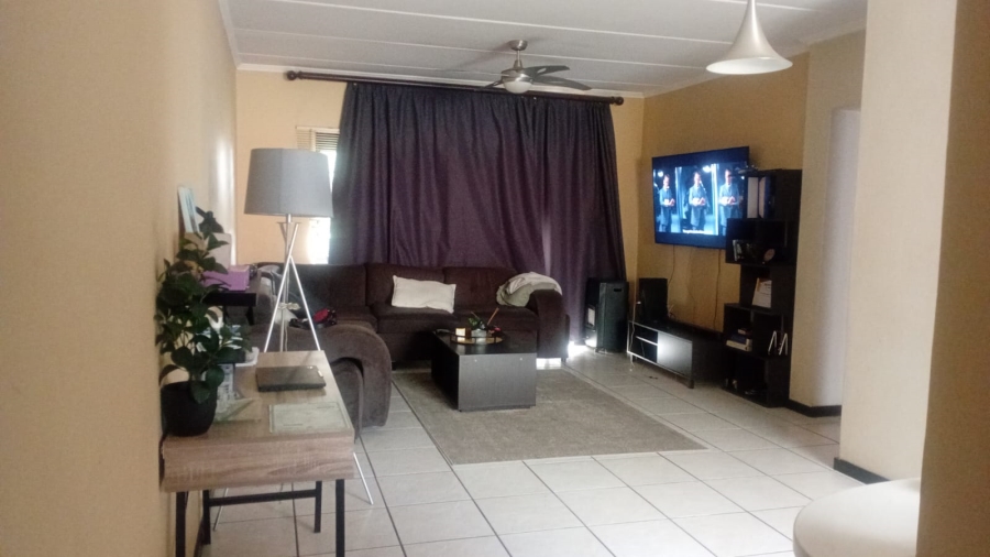 To Let 2 Bedroom Property for Rent in Sunninghill Gauteng